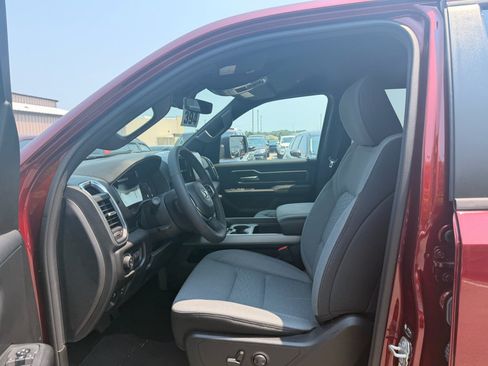 Used 2025 RAM 1500 Big Horn AWD/4WD image 6