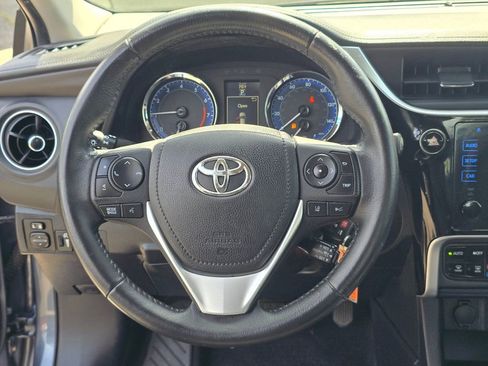 Used 2017 Toyota Corolla SE FWD image 19