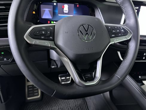 Used 2026 Volkswagen Atlas Cross Sport SEL Premium R-Line AWD/4WD image 11