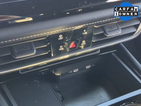 Used 2024 Volkswagen Atlas Cross Sport SE image 19