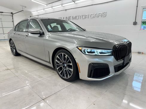 Used 2021 BMW 750i xDrive w/ Executive Package AWD/4WD image 3