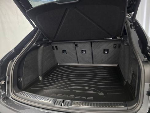 Certified 2026 Porsche Macan Turbo AWD/4WD image 23