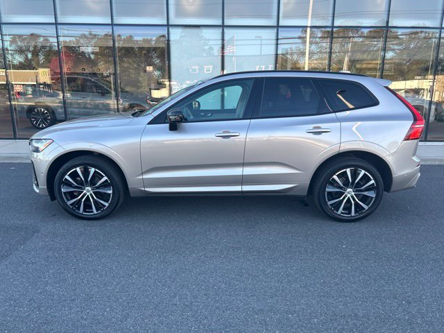 Used 2024 Volvo XC60 B5 Plus w/ Climate Package AWD/4WD image 2