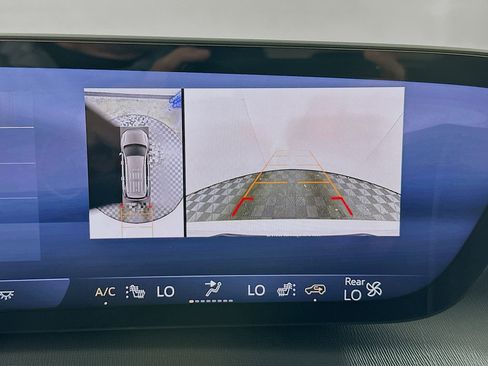 Used 2025 Buick Enclave Preferred image 23