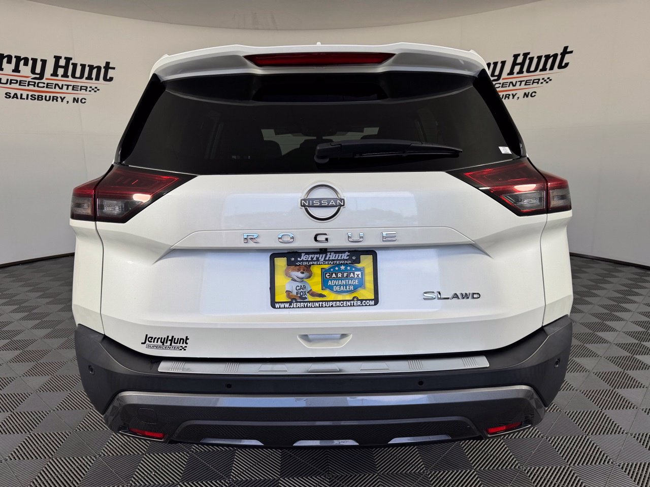 Used 2023 Nissan Rogue SL AWD/4WD image 8