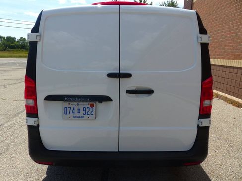 Used 2022 Mercedes-Benz Metris image 7