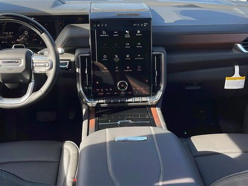 New 2026 GMC Yukon XL Denali w/ Denali Reserve Package image 16