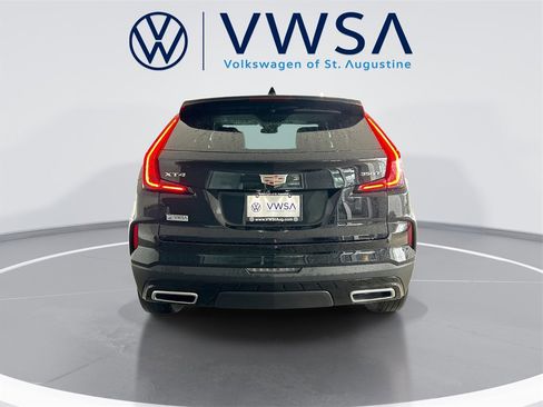 Used 2025 Cadillac XT4 Premium Luxury image 6