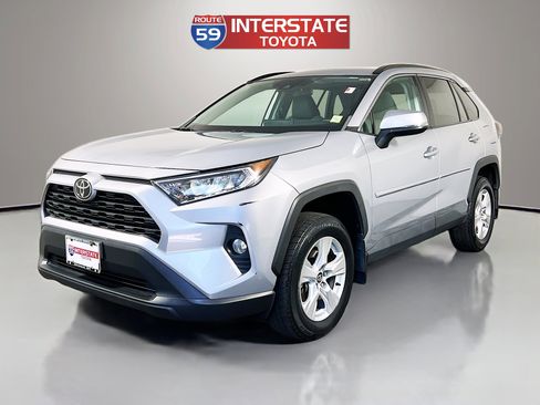 Used 2020 Toyota RAV4 XLE w/ Convenience Package AWD/4WD image 3