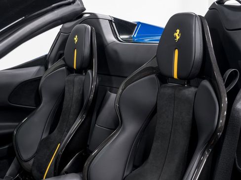 Used 2024 Ferrari SF90 Spider image 17