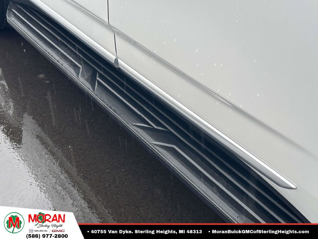 Used 2024 GMC Yukon Denali AWD/4WD image 10