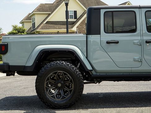 Used 2023 Jeep Gladiator Sport AWD/4WD image 10