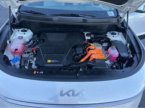 Certified 2025 Kia Niro EX image 38
