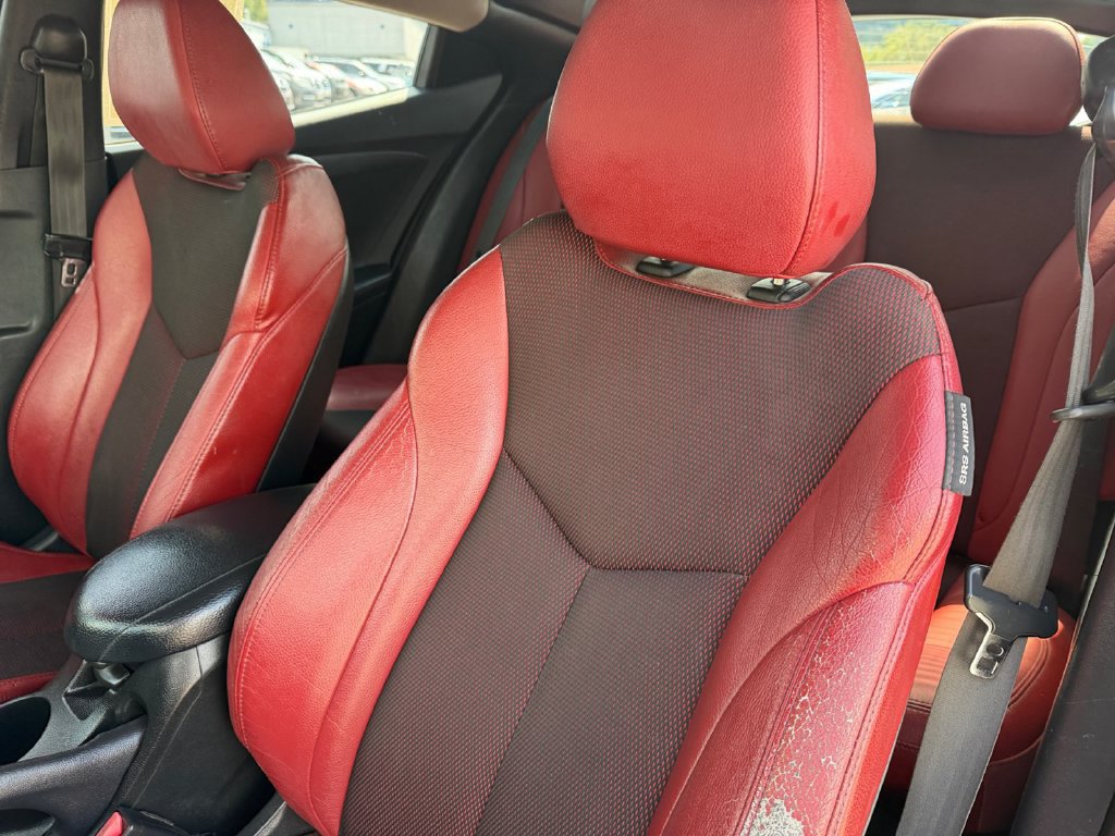 Used 2012 Hyundai Veloster w/ Style Pkg FWD image 13