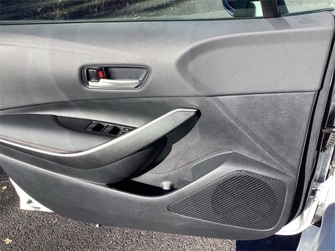 Certified 2025 Toyota Corolla SE image 25