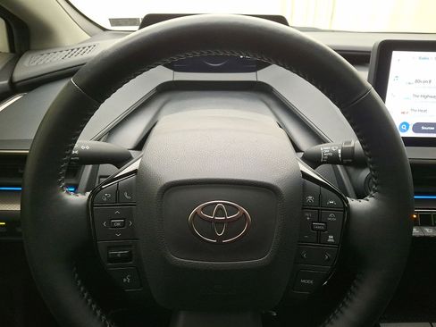 Used 2023 Toyota Prius XLE image 16
