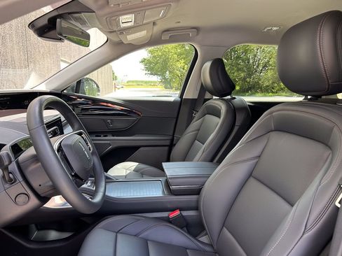 New 2026 Lincoln Nautilus Premier AWD/4WD image 11