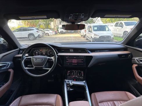 Used 2024 Audi Q8 e-tron Premium Plus w/ Premium Plus Package AWD/4WD image 29