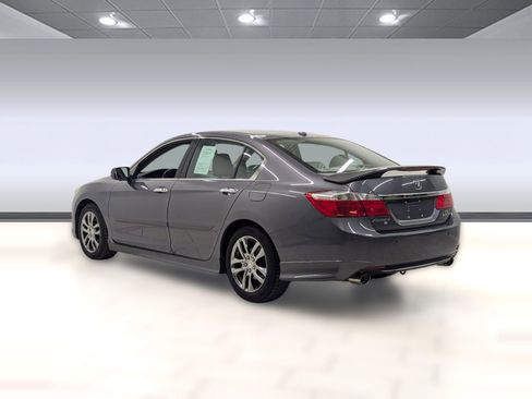 Used 2014 Honda Accord Touring image 2
