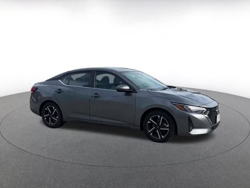 Used 2024 Nissan Sentra SV image 2