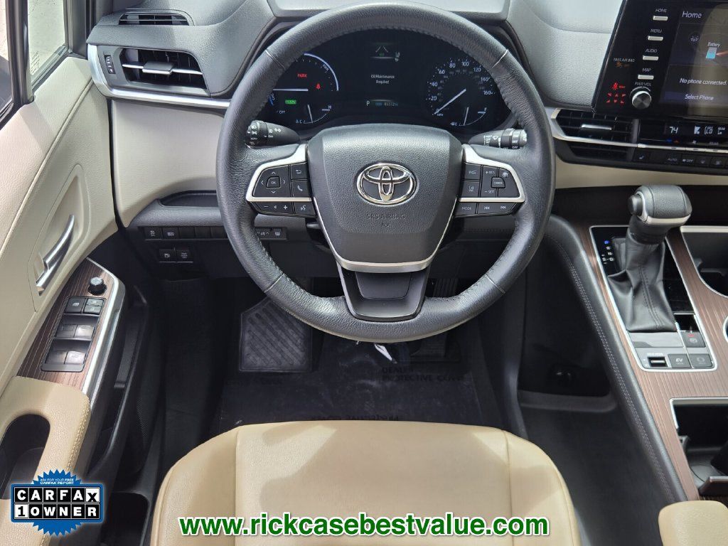 Used 2024 Toyota Sienna XLE FWD image 14