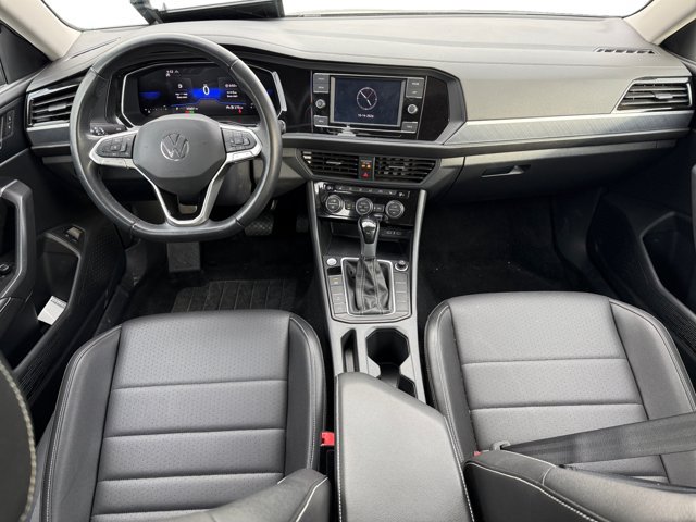 Used 2024 Volkswagen Jetta SE FWD image 13
