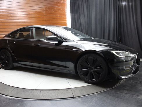 Used 2023 Tesla Model S AWD image 9