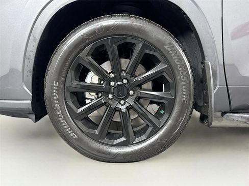 Certified 2023 Toyota Highlander XLE image 12