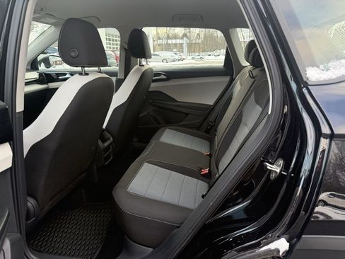 Used 2025 Volkswagen Taos S image 11