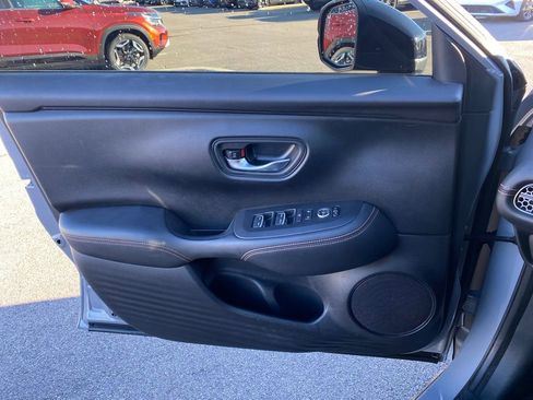 Used 2023 Honda HR-V Sport image 19