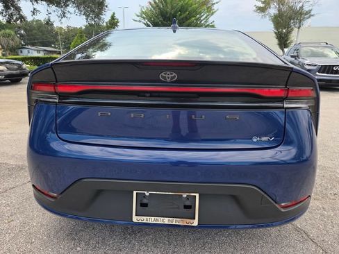 Used 2024 Toyota Prius LE FWD image 6