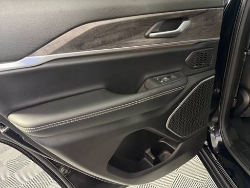 Used 2024 Jeep Grand Cherokee Limited 4xe w/ Luxury Tech Group II AWD/4WD image 28