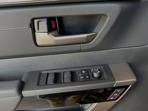 Used 2025 Toyota Tundra Limited image 12