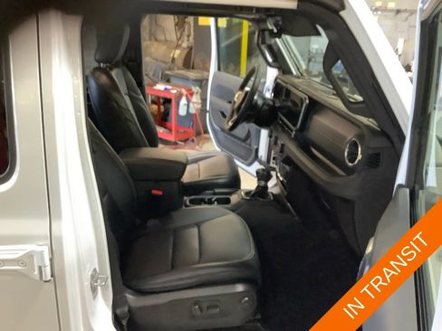 Used 2024 Jeep Wrangler Unlimited Sahara w/ Technology Group AWD/4WD image 20
