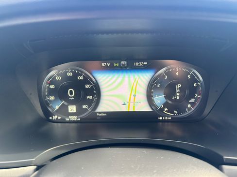 Used 2017 Volvo S90 T6 Momentum w/ Vision Package image 18