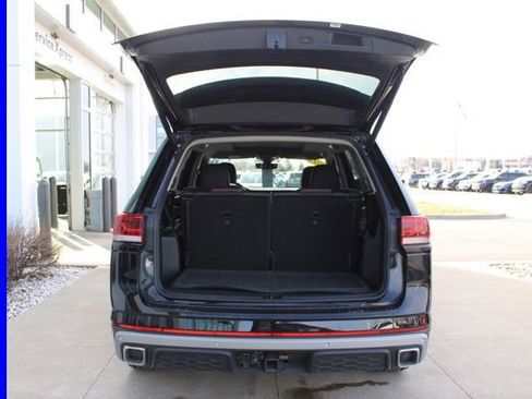 Used 2025 Volkswagen Atlas Peak Edition SE image 10