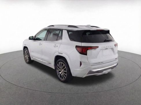 Used 2026 GMC Terrain Denali image 3