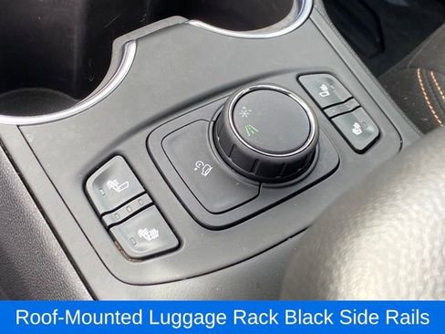 Certified 2019 GMC Terrain SLE w/ Driver Convenience Package image 12