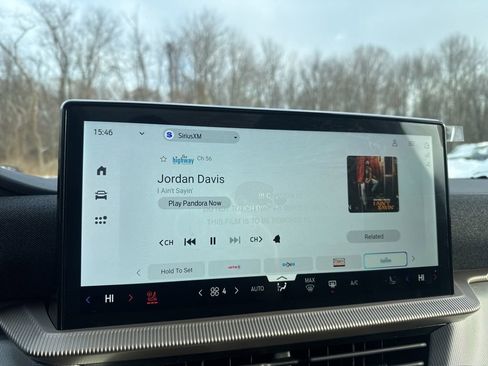 New 2026 Ford Explorer Active w/ Active Comfort Package image 27