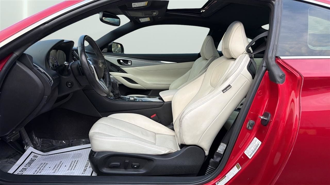 Used 2017 INFINITI Q60 Red Sport 400 RWD image 11