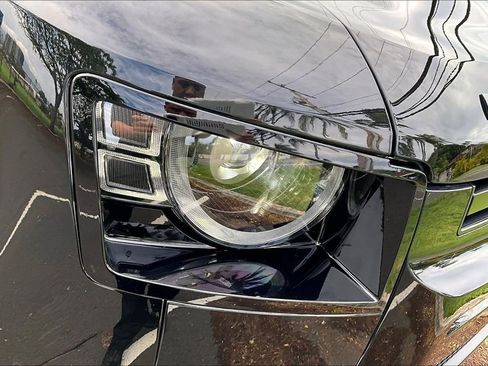 Used 2021 Land Rover Defender 110 X-Dynamic SE AWD/4WD image 32