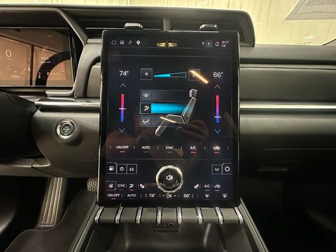 Certified 2025 GMC Terrain Elevation w/ Elevation Premium Package AWD/4WD image 28
