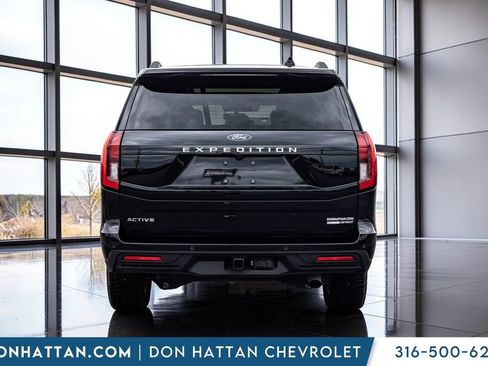 Used 2025 Ford Expedition Active AWD/4WD image 24