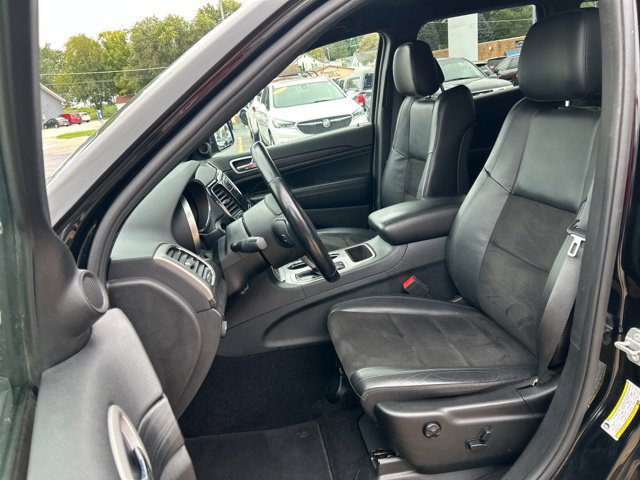 Used 2020 Jeep Grand Cherokee Altitude AWD/4WD image 28