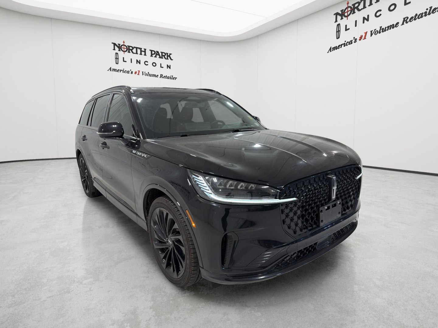 Used 2025 Lincoln Aviator Reserve w/ Jet Appearance Package RWD image 7