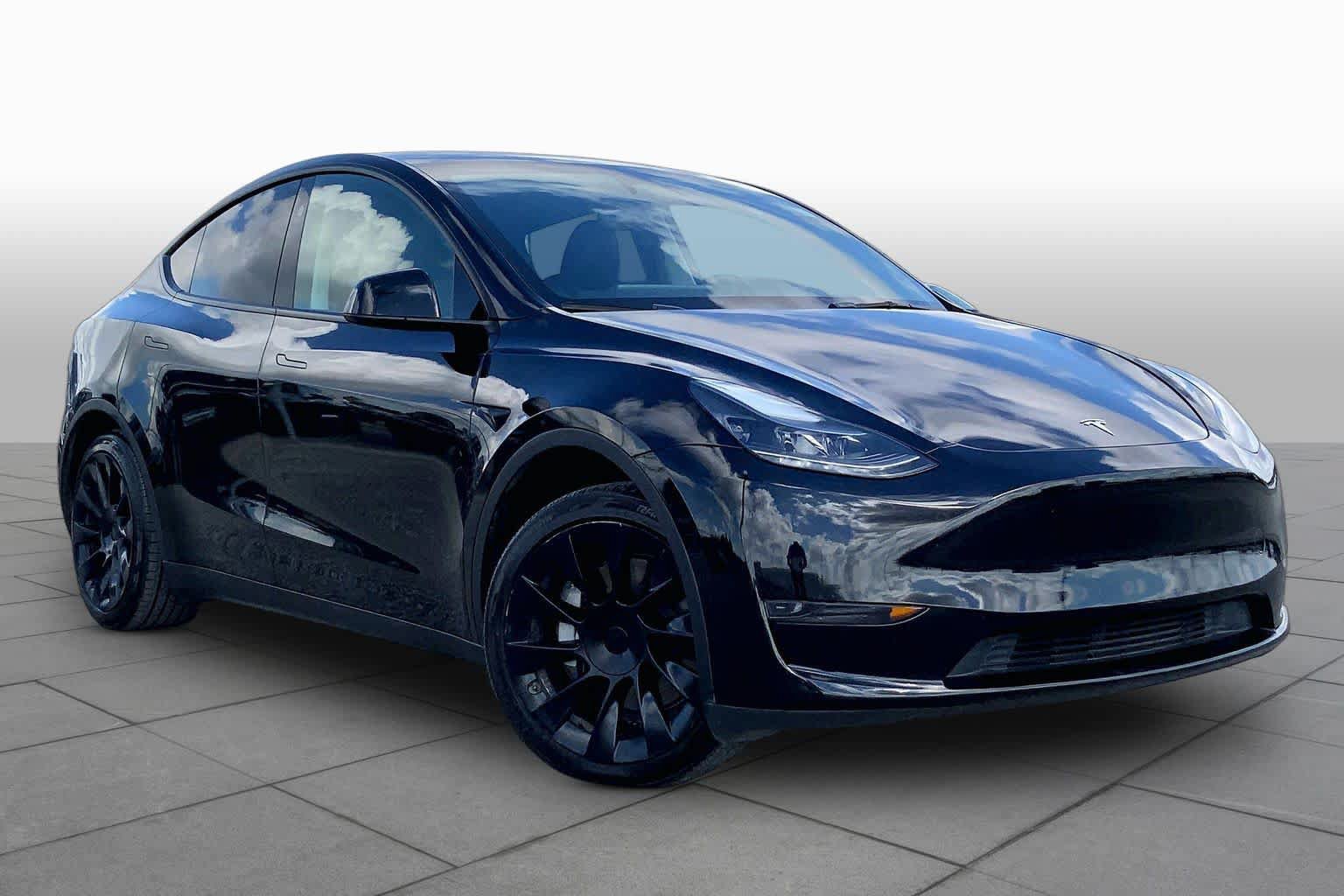 Used 2024 Tesla Model Y 2WD image 2