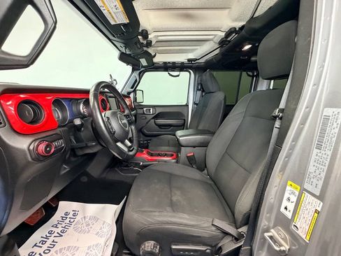 Used 2018 Jeep Wrangler Unlimited Sport S AWD/4WD image 3