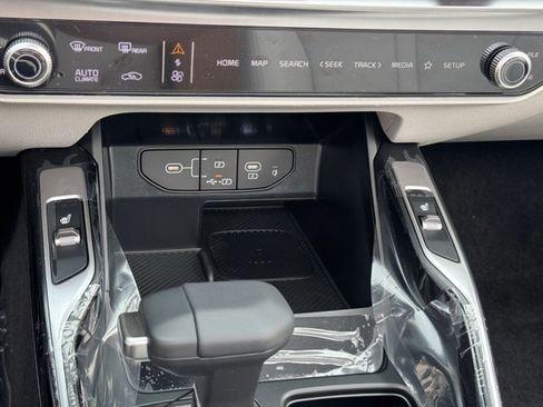 New 2025 Kia Sorento S w/ Panoramic Sunroof Package image 30