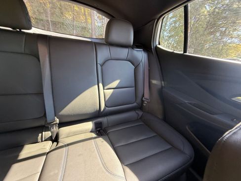 Used 2025 Buick Envista Sport Touring image 37