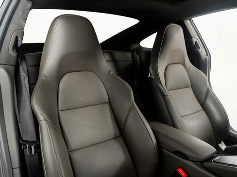 Used 2017 Porsche 911 Turbo S image 29